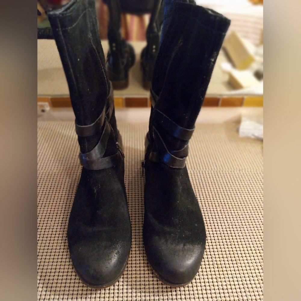Ugg Black Suede and Leather Boots size 6.5 M